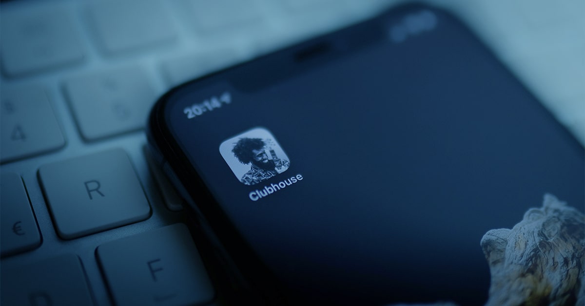 Clubhuis-app - neem deel aan paneldiscussies met beroemdheden